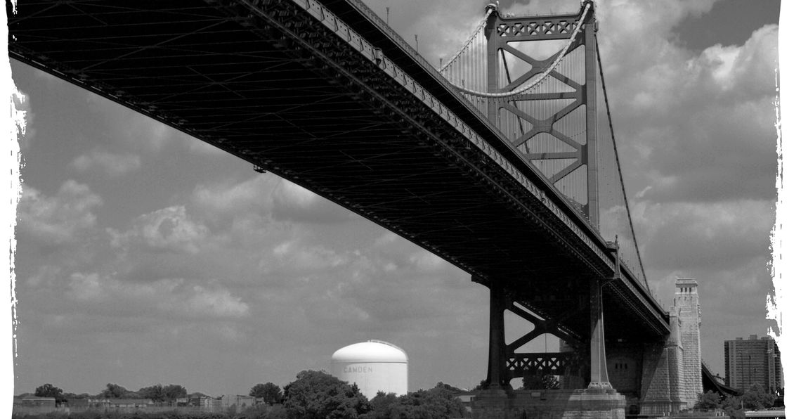 Ben Franklin Bridge Pedestrian Tunnel Mural – Philadelphia, Pennsylvania -  Atlas Obscura